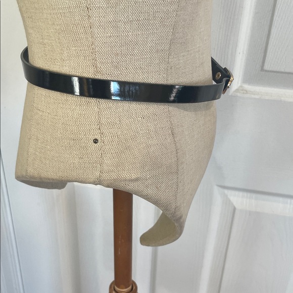 Vintage Classic Black Slim Women's Belt Gold Buckle women’s size 6 - Picture 2 of 7